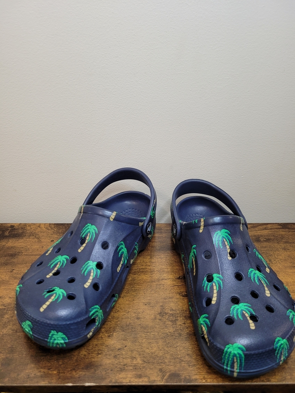CROCS Navy Blue with Palm Tree Print Slip-On Clogs with Heel Strap size M5/W7